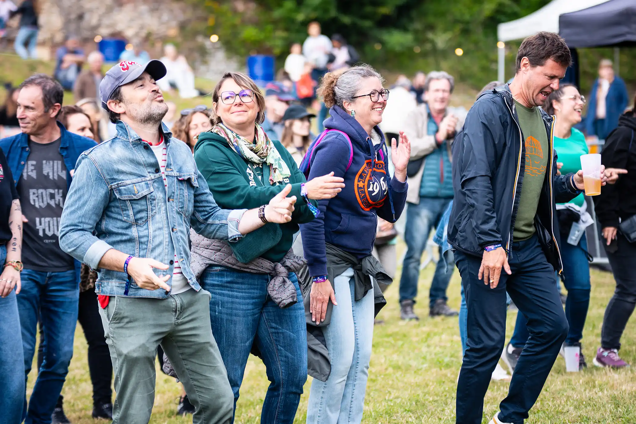 Scène de concert devant le château pendant le festival